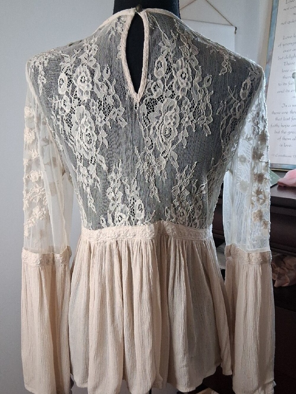 American Eagle Outfitters Cream Lace Peasant Tunic - Picture 7 of 9
